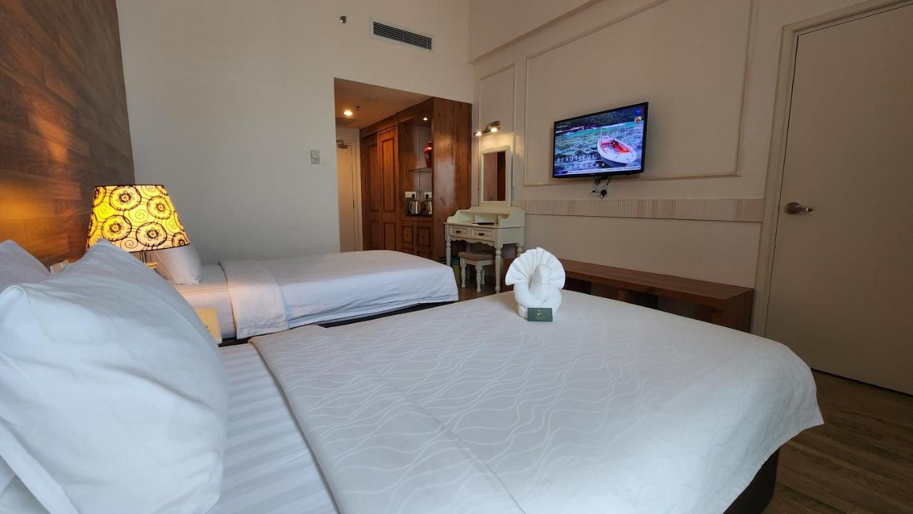 Swan Garden Hotel Malacca Exterior foto
